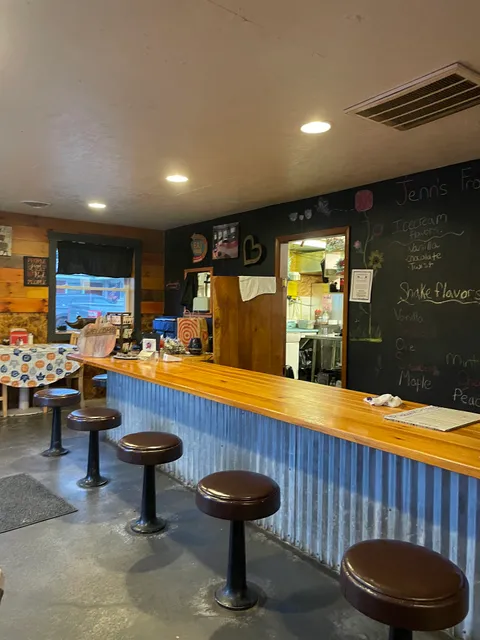 Jenn's Smokin' Hot & Frosty Lounge