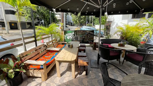 CONCOLON PANAMANIAN STREET FOOD