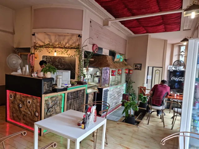 Em oi pho restaurant