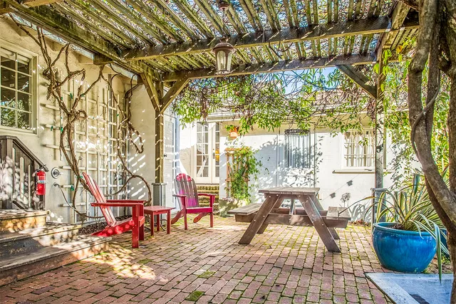 Adobe on Green Street Inn