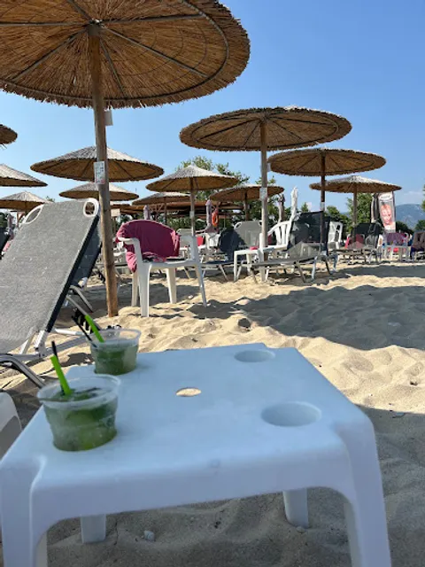 Mango Beach Bar