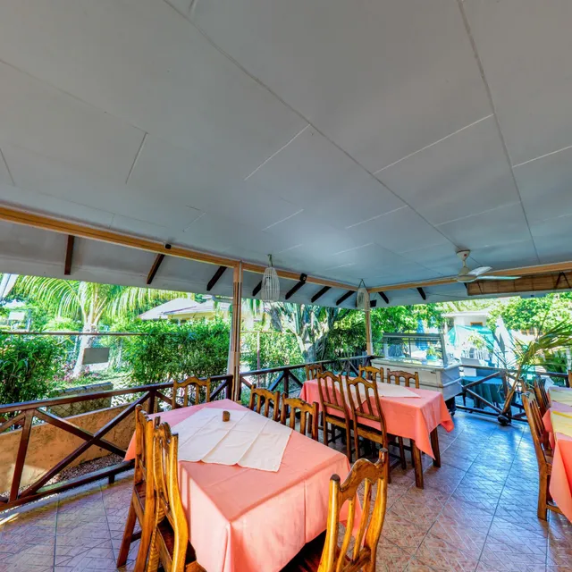 Chez Marston Restaurant