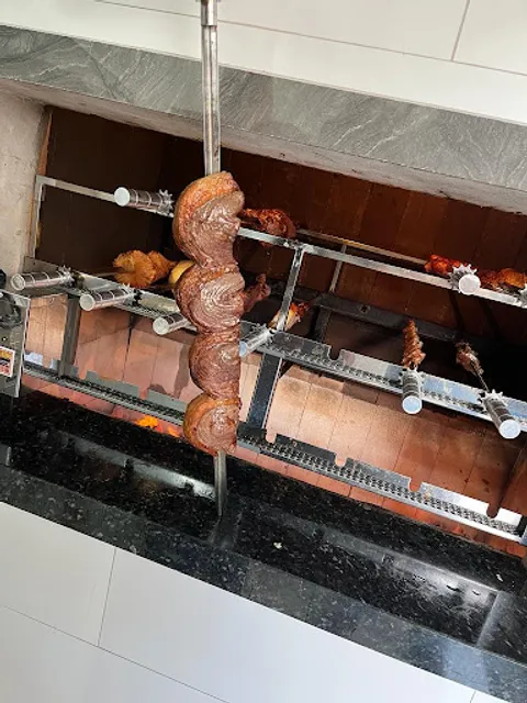 Casarão Restaurante e Churrascaria - Campina da Lagoa