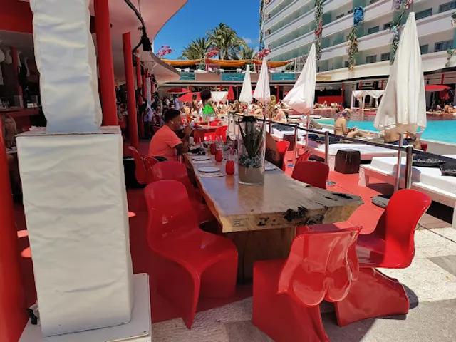 The Oyster & Caviar Bar