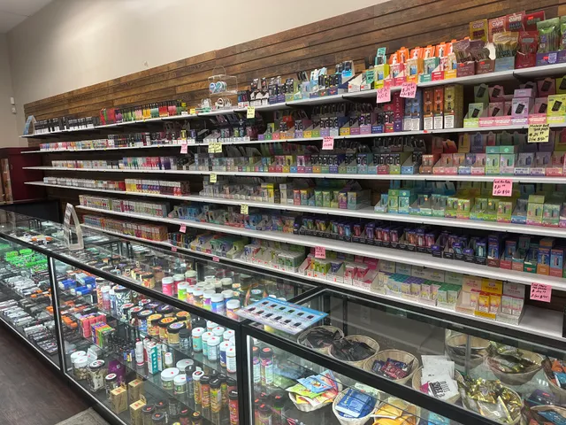 star vape smoke shop & in 12650 N Beach St # 112, Fort Worth, TX 76244: Discover The Opening Hours, Reviews, Directions & Nearby Places of Star Vape & Smoke Shop POTV Lobo Starter Vaporizer Kit Flavour:Iced watermelon Miami Mint Disposable Vape