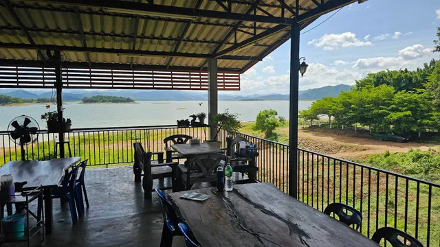 Kaeng Krachan Restaurant