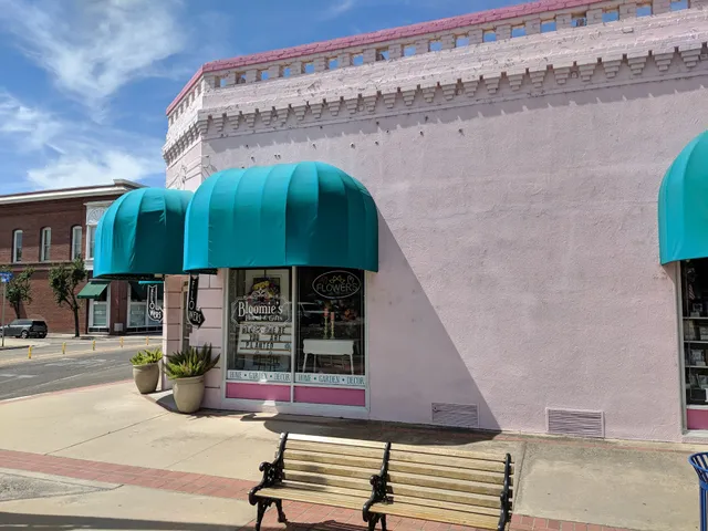 Bloomie's Floral & Gifts