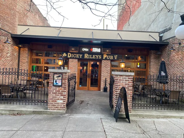 Dicey Riley's Irish Pub