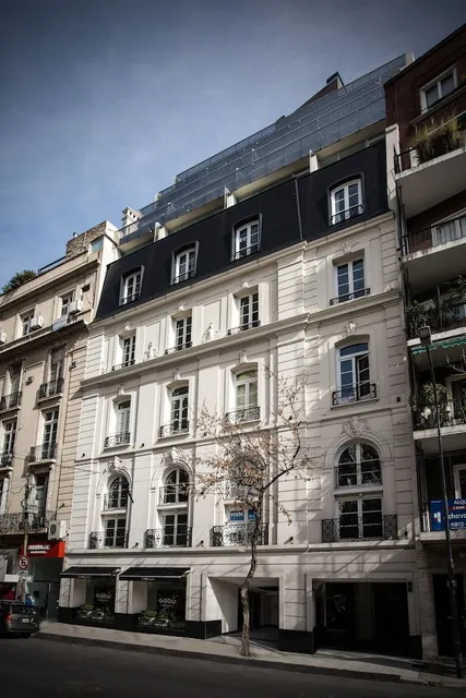 FLAAT Recoleta Plaza