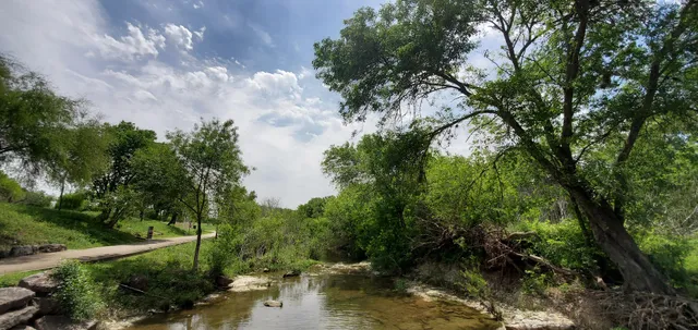 Laurens Lane Trail Connection