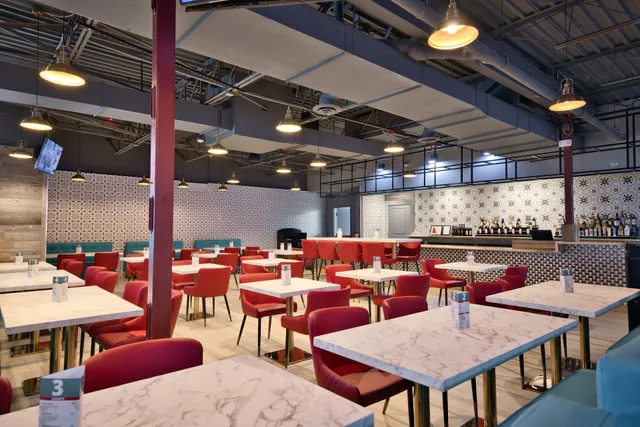 R Kitchen Restaurant - Mississauga