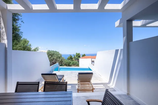 Villas Kaiafa Ismini with pool