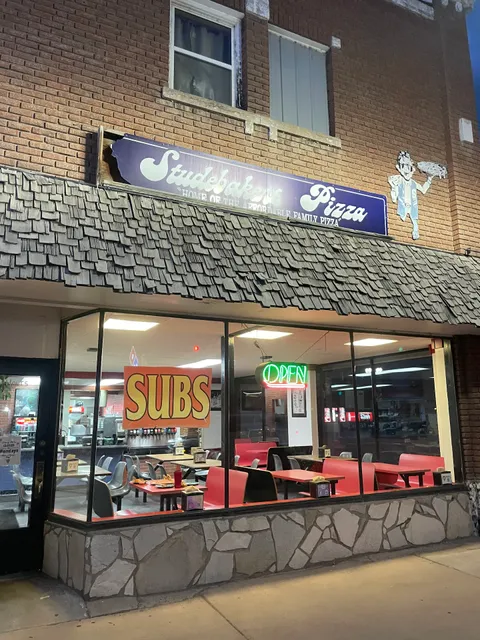 Studebaker's Pizza