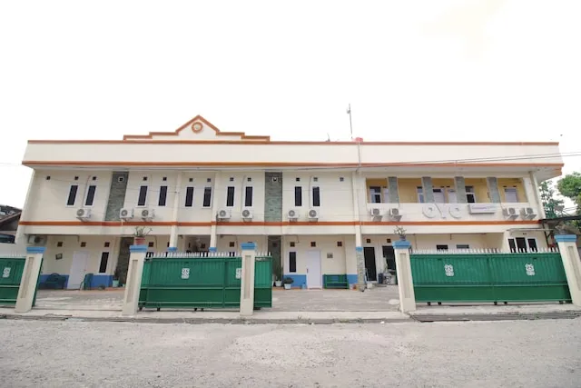 OYO Flagship 1779 Syahransah Guest House