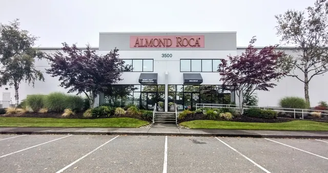 ALMOND ROCA Outlet Store