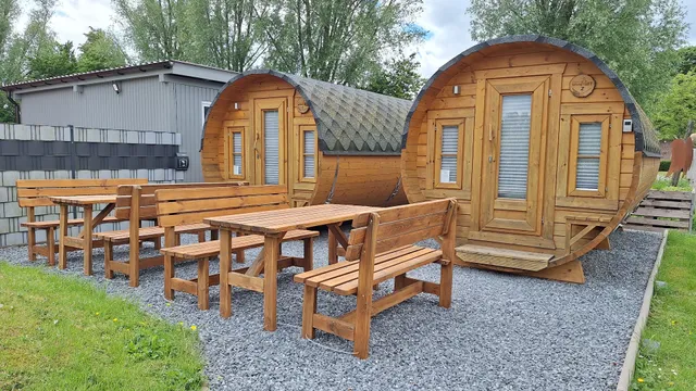 Campingfässer Am Sportboothafen