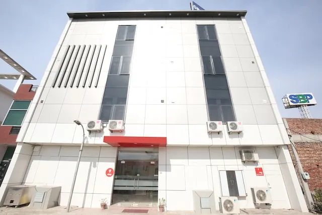 Flagship 11502 Hotel Grande