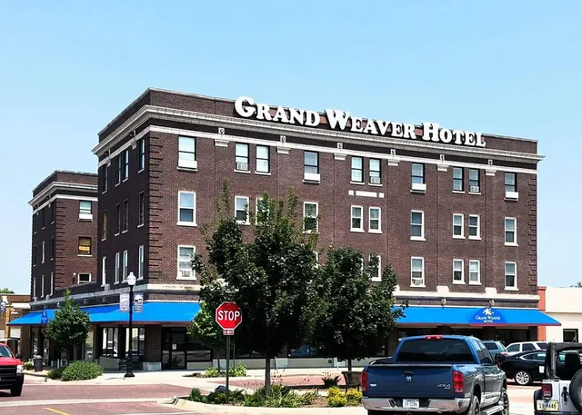 Grand Weaver Hotel