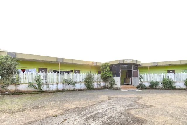 OYO Hotel Suvarna Samrat Lodge