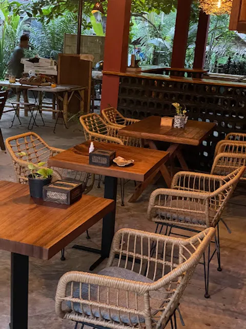 MYTHAI BURGERS Chaloklum