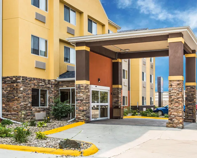 Comfort Inn & Suites Waterloo - Cedar Falls