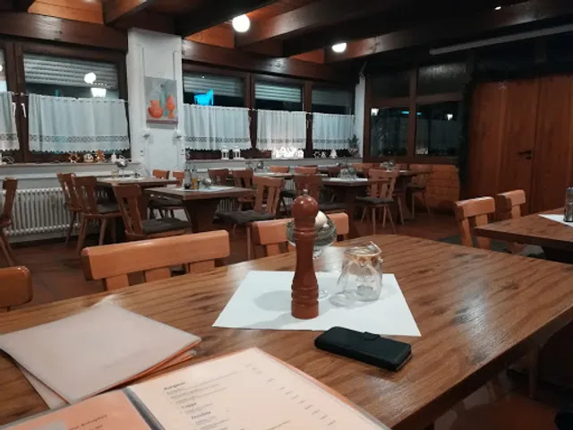 Pizzeria Sportgaststätte Tavola calda