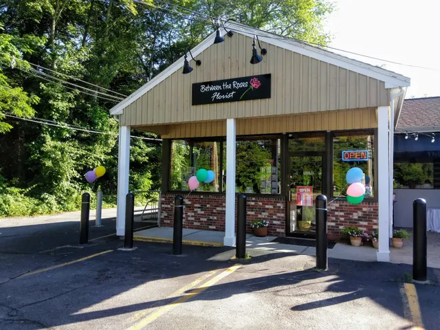 Between The Roses Florist