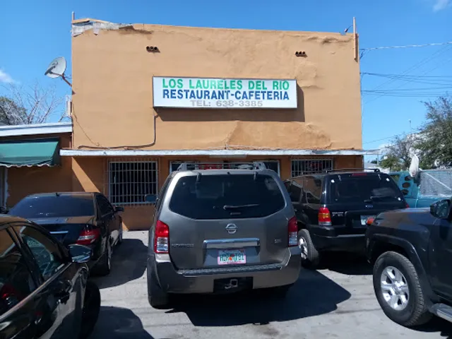 Los Laureles Del Rio