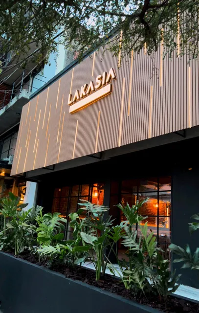 Lakasia Oriental House