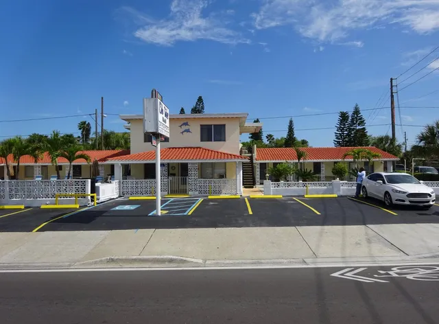 Ebb Tide Inn and Suites