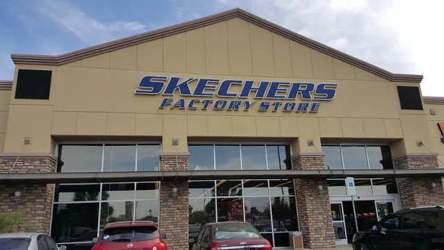SKECHERS Warehouse Outlet