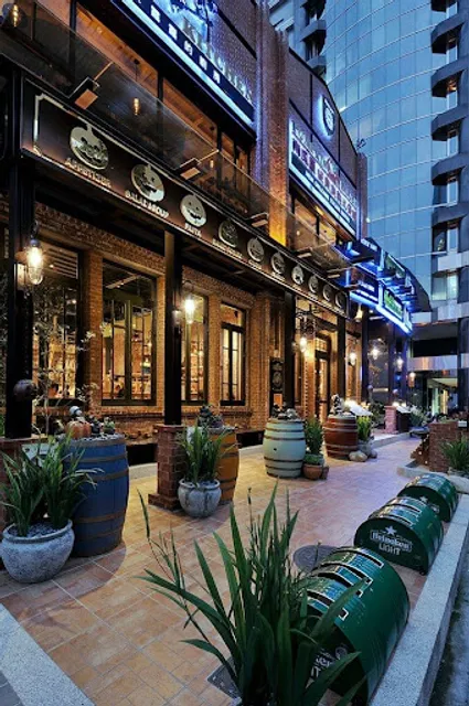 Lulu's kitchen witch pumpkin house