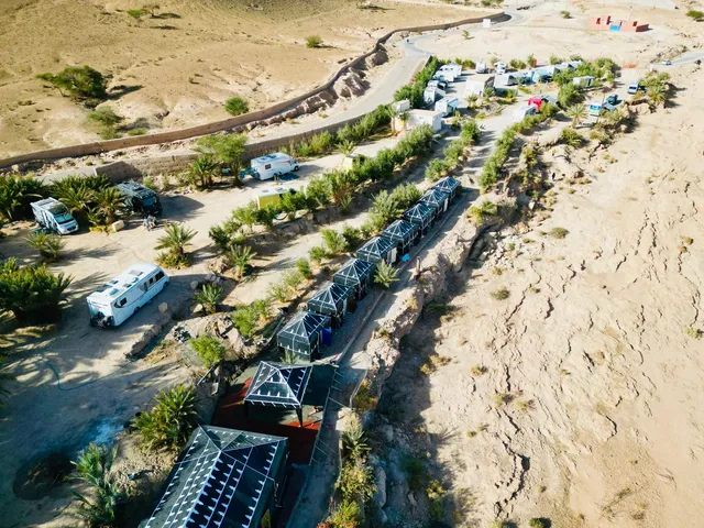 Camping HYATT-TATA : Camping des Palmiers et des Oliviers /Maison d'hôte, BIVOUAC, Café et Restaurant