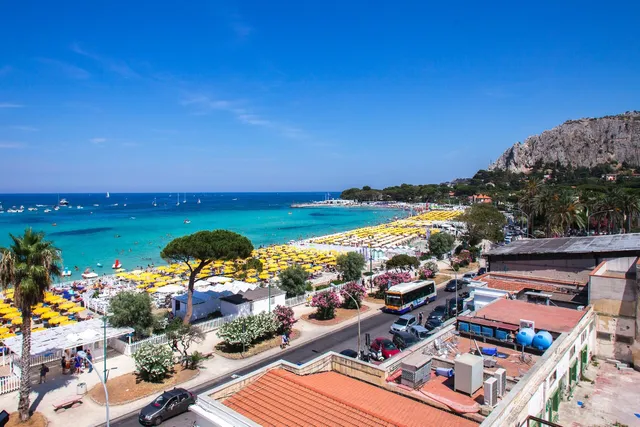 Mondello Beach Rooms