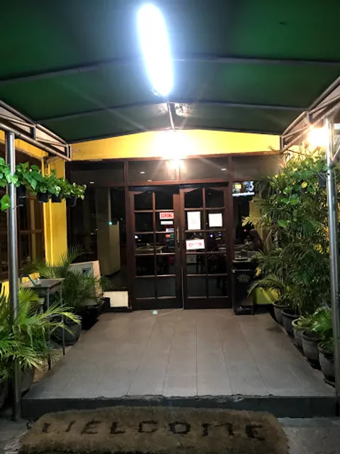 Ayam Goreng Ny Suharti, Sulawesi