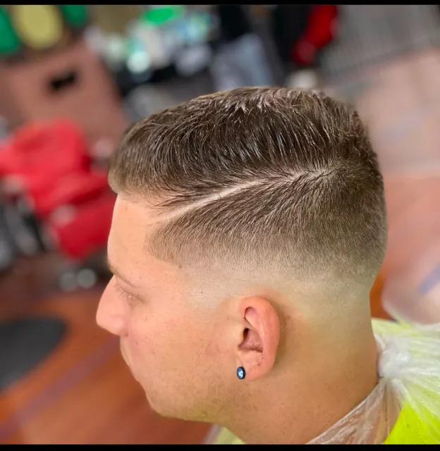 Elegance Barber Lounge