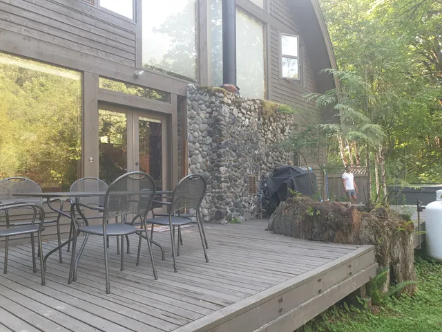 Barrel House at Timberlane Village - Two Bedroom Home with Hot Tub