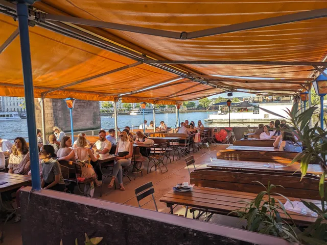 Bootshaus Frau Rauscher auf dem Main