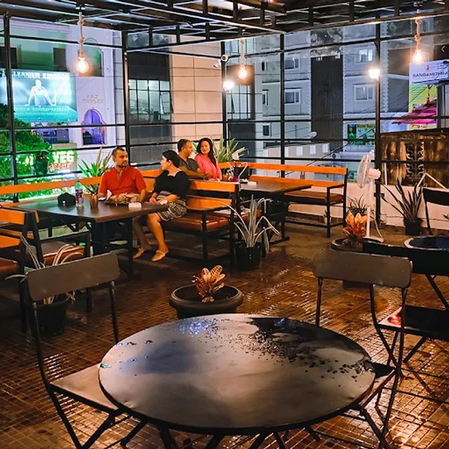 Hype Nightlife by OMG pub & kitchen