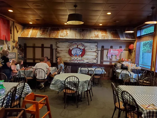 Hawg Wild BBQ & Catfish House of Hiawassee