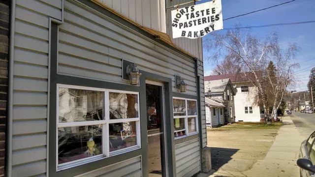 Shorts Tastee Pastries