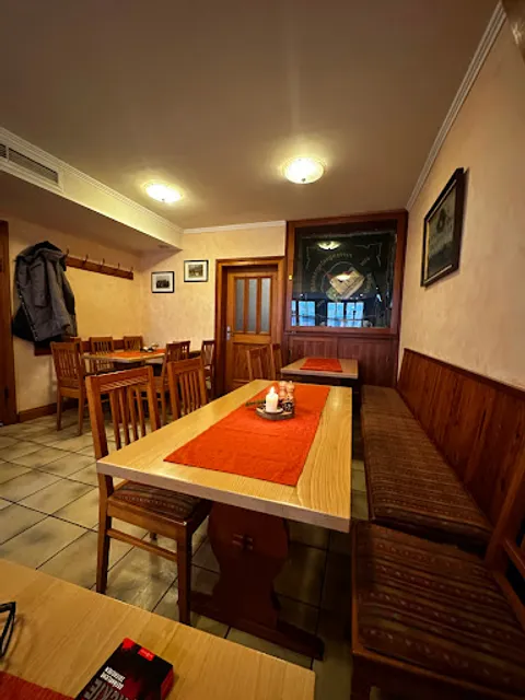 Gasthaus Goldener Hahn - Fam. Laurer