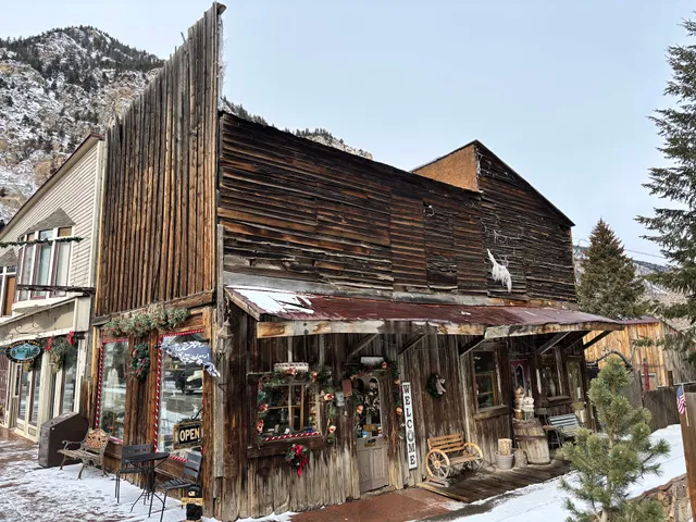 Grizzly Creek Gallery