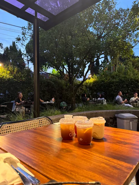 Paragraph Coffee and Eatery