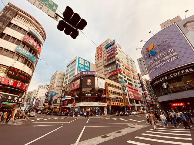 Old Banqiao Station Shopping Circle