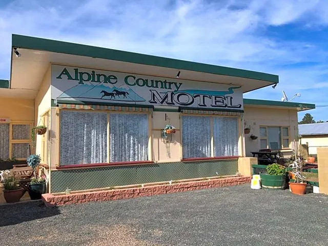 Alpine Country Motel
