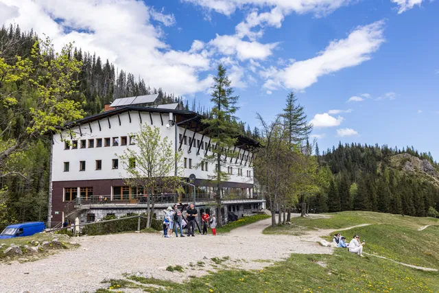 Restauracja Kalatówki z widokiem na Kasprowy Wierch