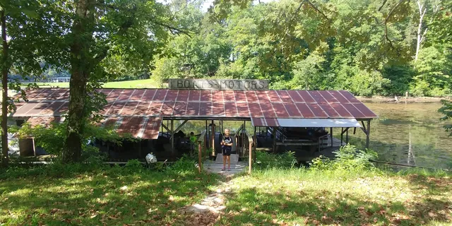 Pipers Lakeshore Resort