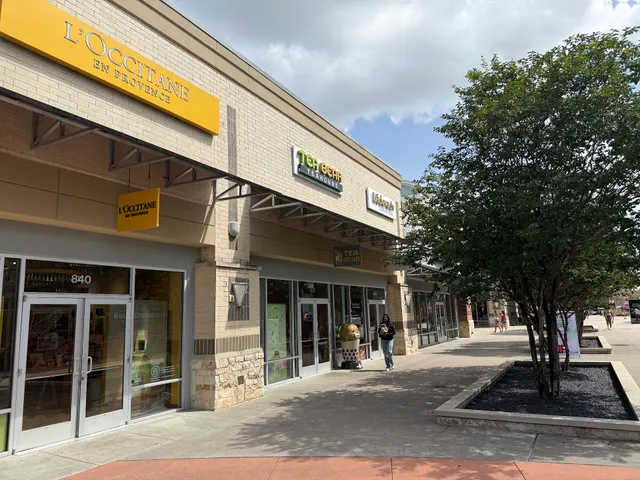 Tea Bear Teahouse - Houston Premium Outlet