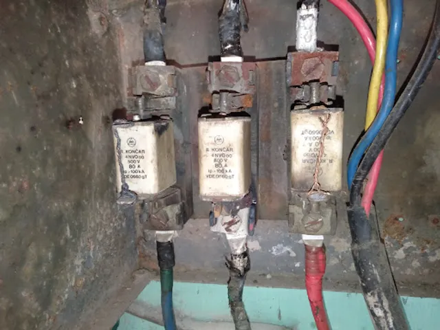 The Shaukeens Reasturants